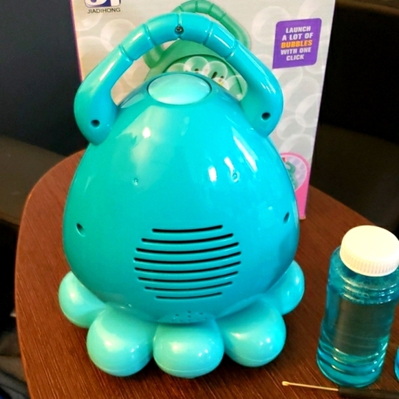 Jiadihong Octopus Automatic Bubble Blower - Picture 3 of 7